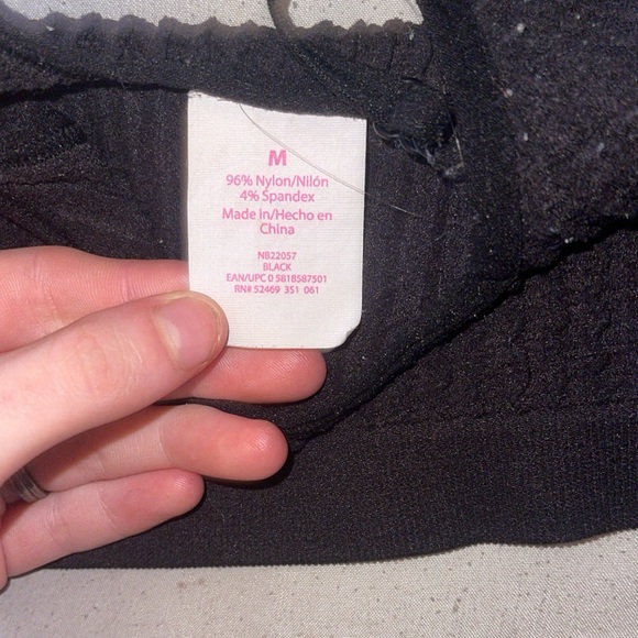 Black cropped tank top size M - Picture 2 of 2